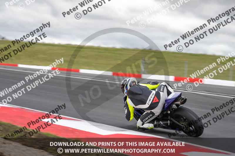 cadwell no limits trackday;cadwell park;cadwell park photographs;cadwell trackday photographs;enduro digital images;event digital images;eventdigitalimages;navarra;no limits trackdays;peter wileman photography;racing digital images;trackday digital images;trackday photos